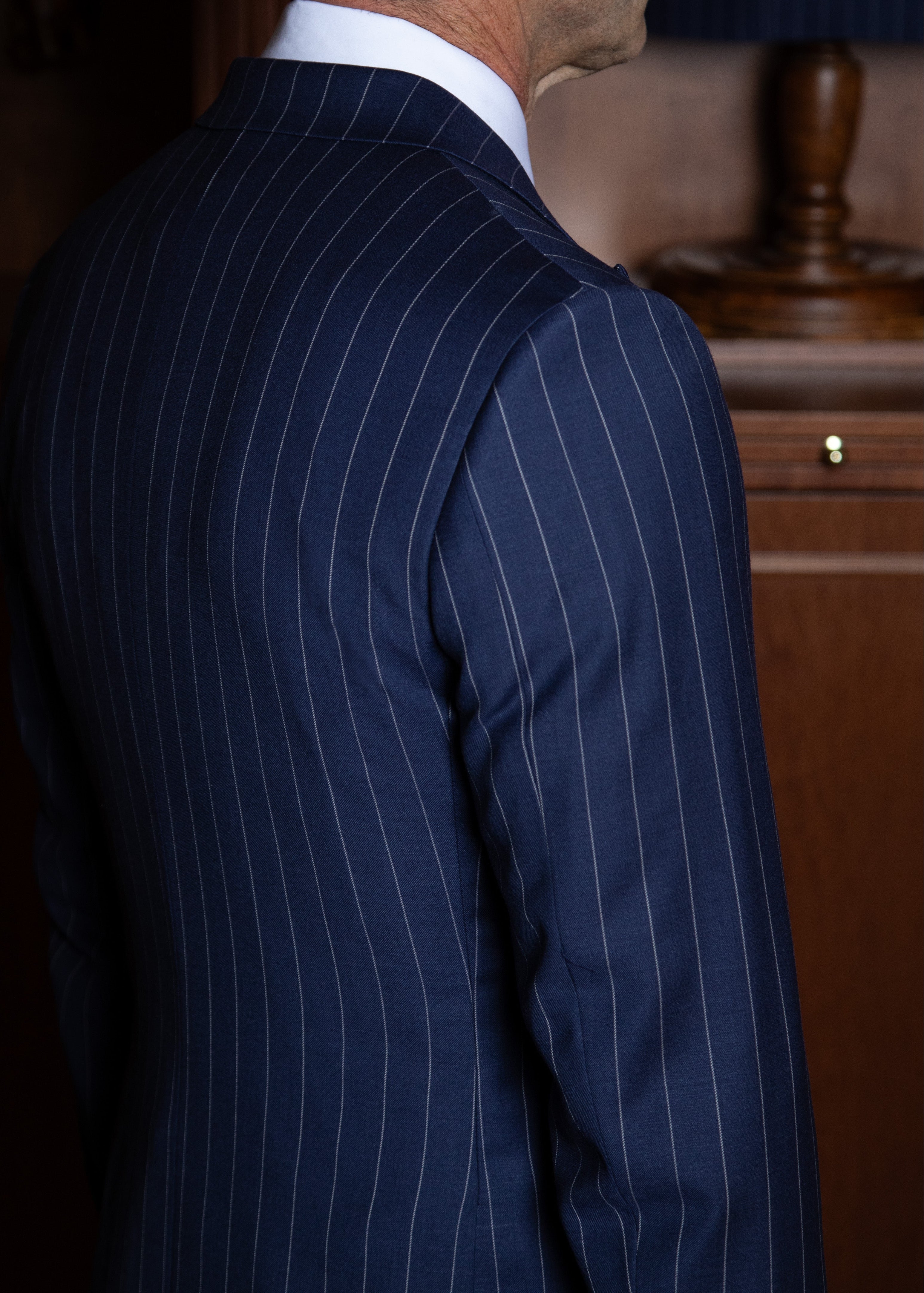 Come Deve Vestire un Abito Sartoriale? Le Regole della Vestibilità