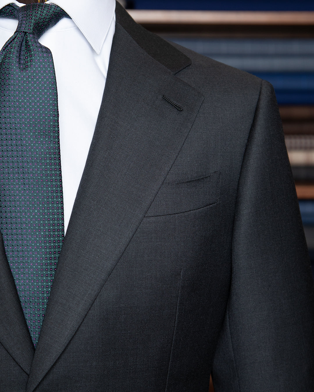 Navy Blue, Grey, or Black Suit: How to Choose the Color | Dalsarto Navy Blue, Grey, or Black Suit: How to Choose the Color | Dalsarto