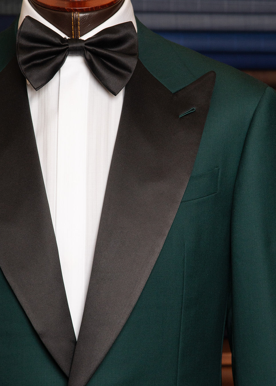 Lo Smoking su Misura a Roma: L'Eleganza Definitiva per gli Eventi di Gala