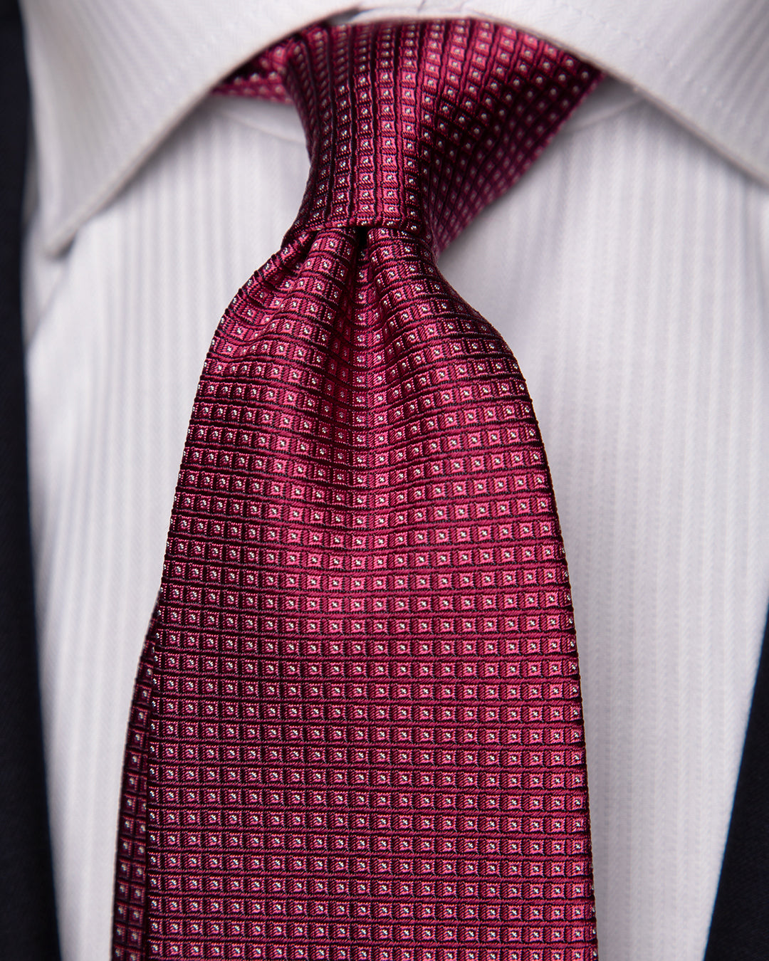Cravatta Jacquard Rosa Magenta Con Microquadri Fucsia