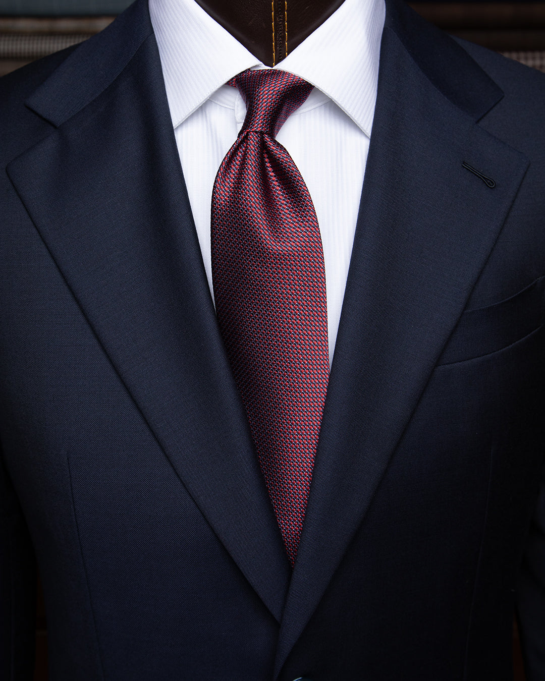Cravatta Rossa con Micro-Jacquard Prugna