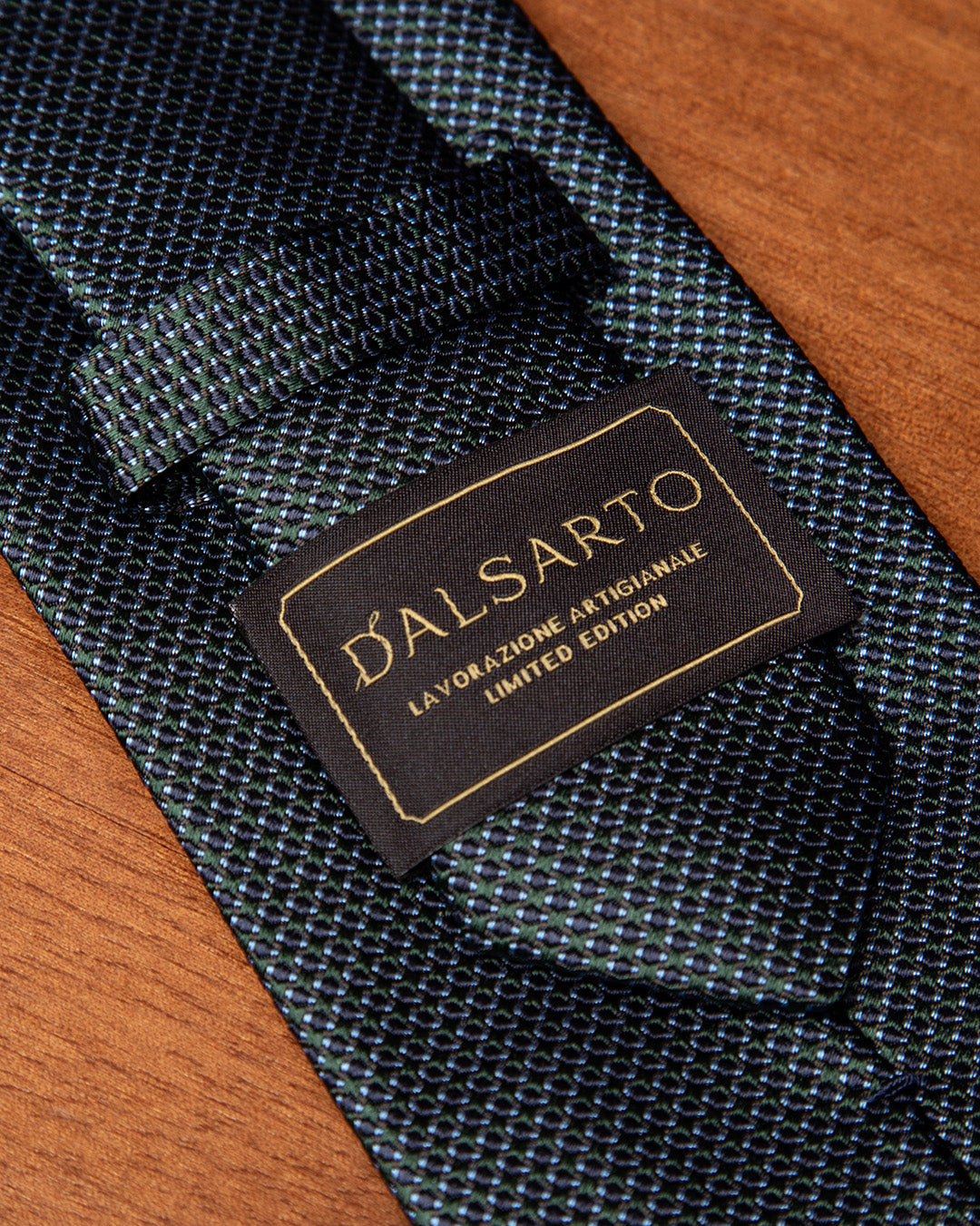 Cravatta Verde Scuro con Micro-Jacquard Blu