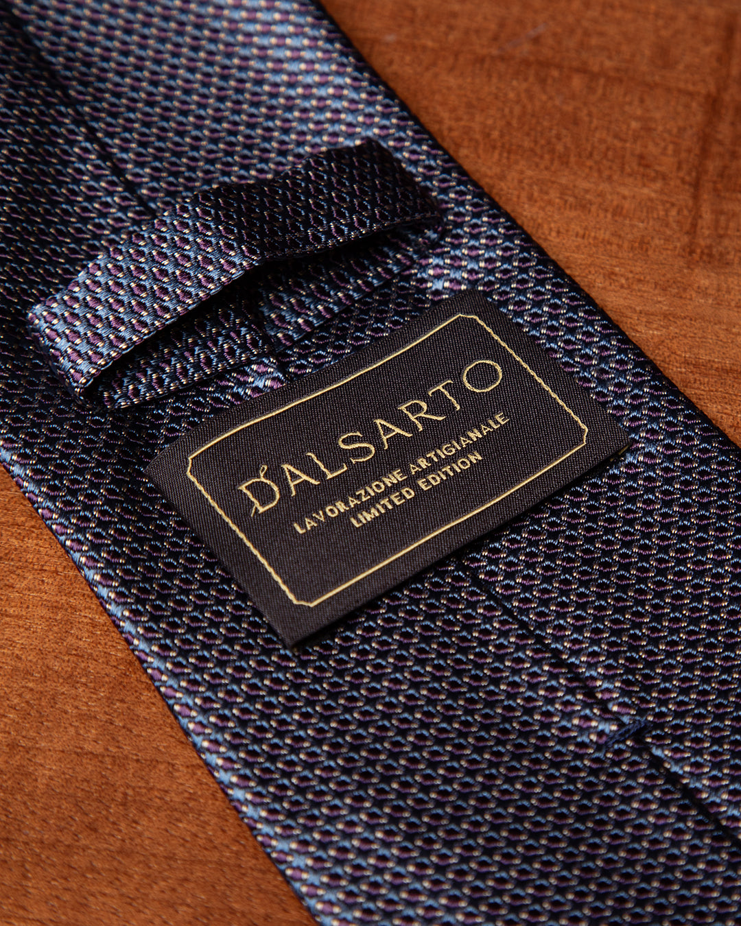 Cravatta Blu Notte con Micro-Jacquard Viola