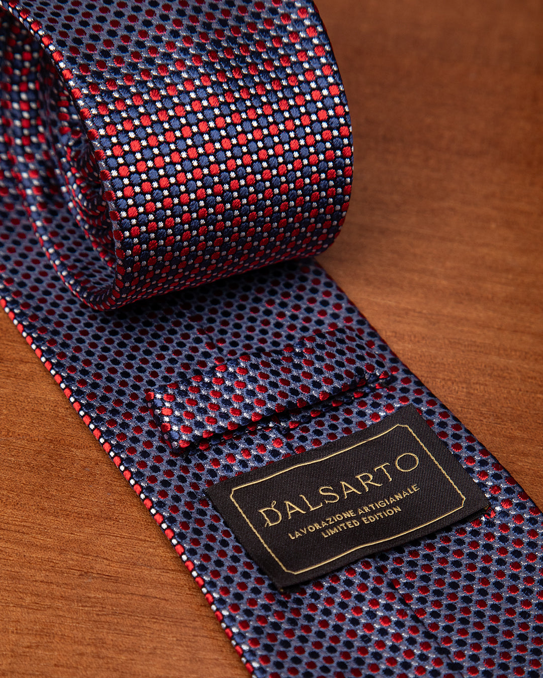 Cravatta Micro Puntini Rosso Blu e Bianco