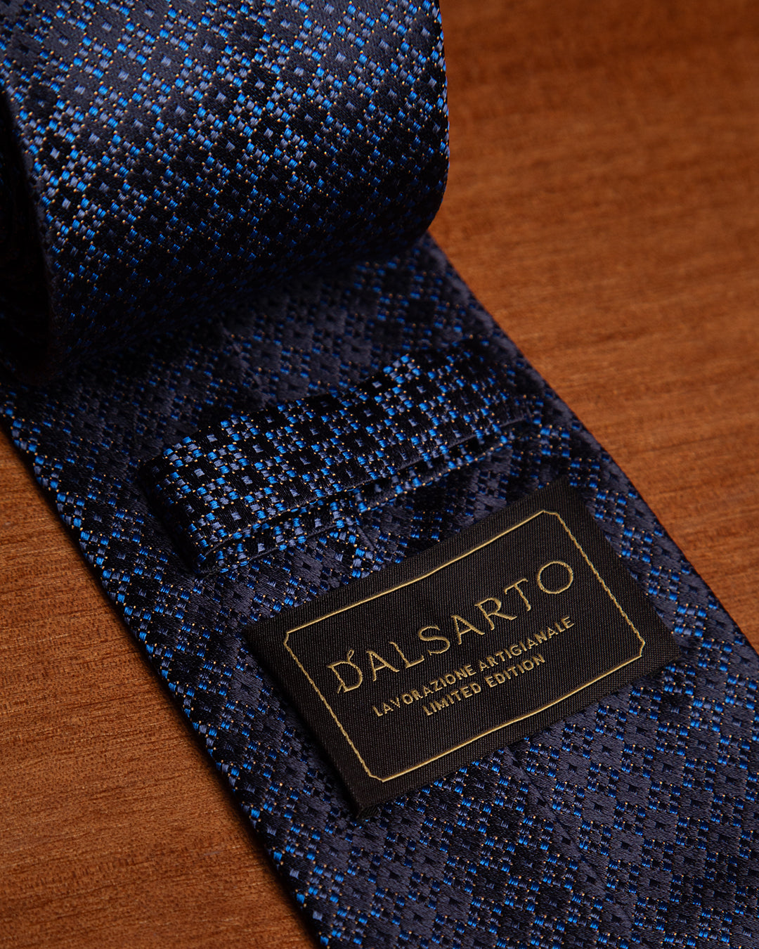 Cravatta Blu con Rombi in Seta