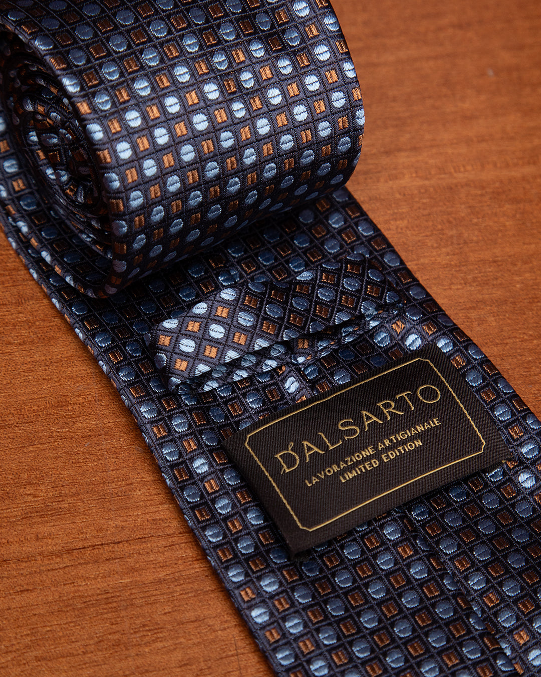 Cravatta Quadri e Cerchi Arancio e Azzurro