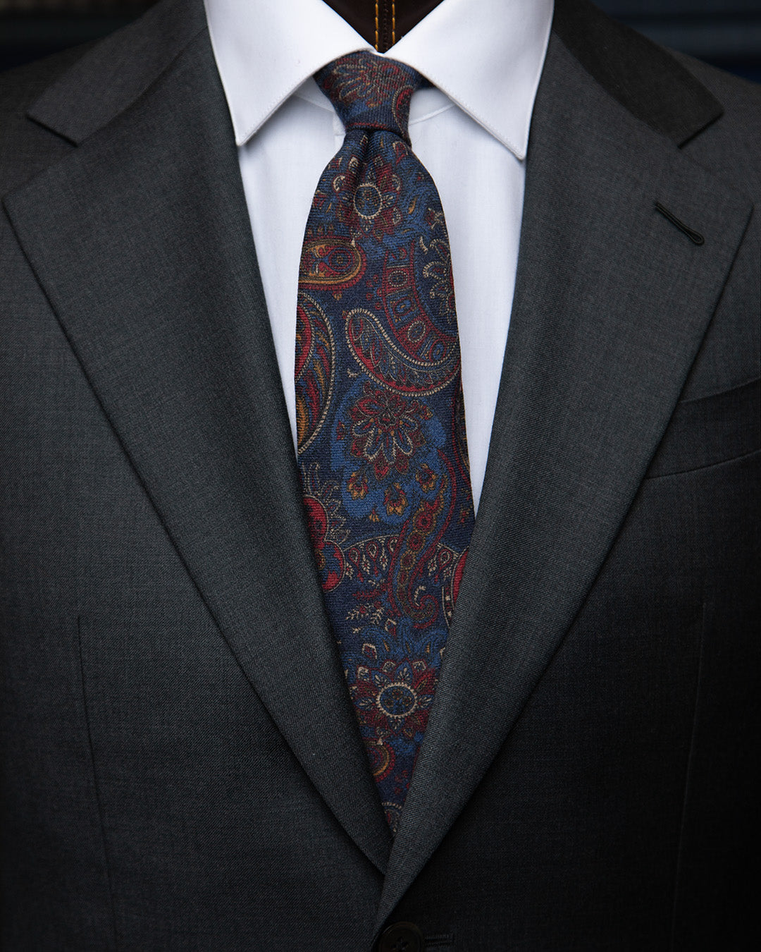 Cravatta Blu con Fantasia Paisley Floreale