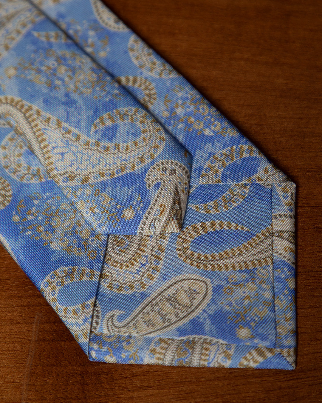 Cravatta Ceruleo con Fantasia Paisley Oro