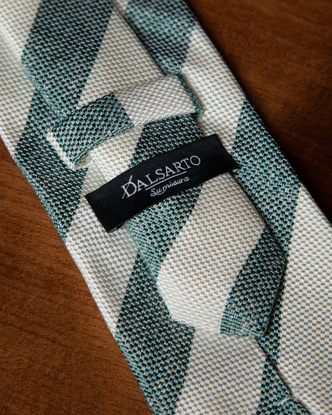 Cravatta Bianca e Verde a Righe