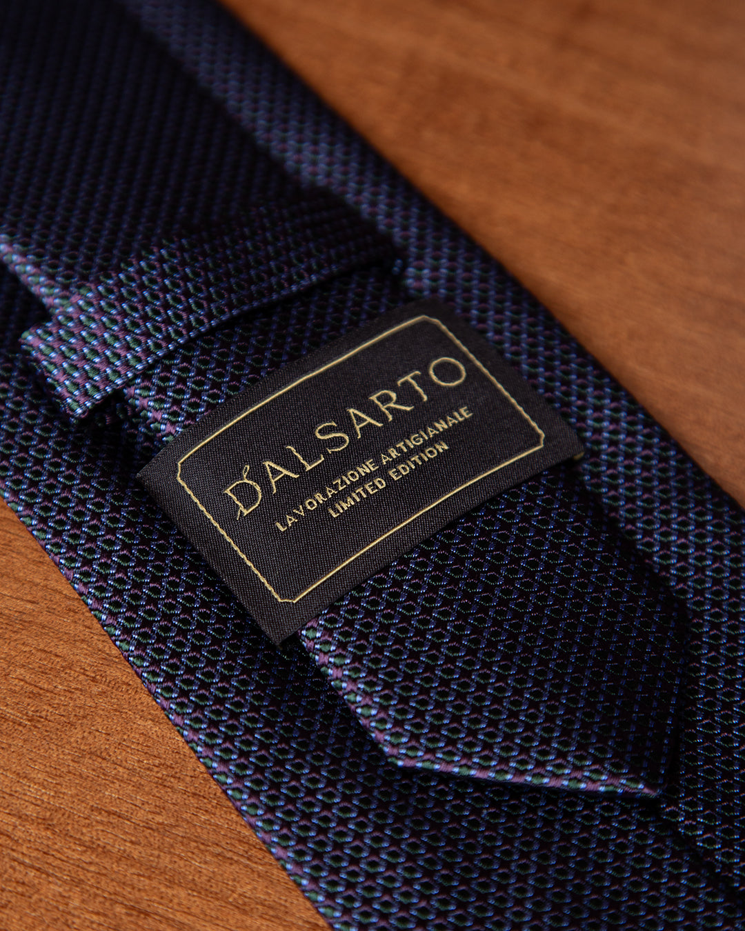 Cravatta Prugna con Micro-Jacquard Blu
