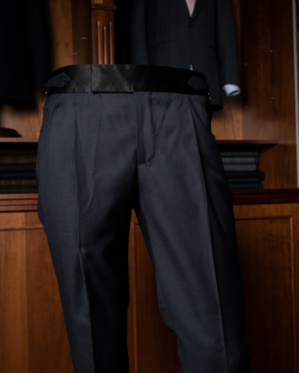 Pantalone Smoking Grigio Scuro con Raso