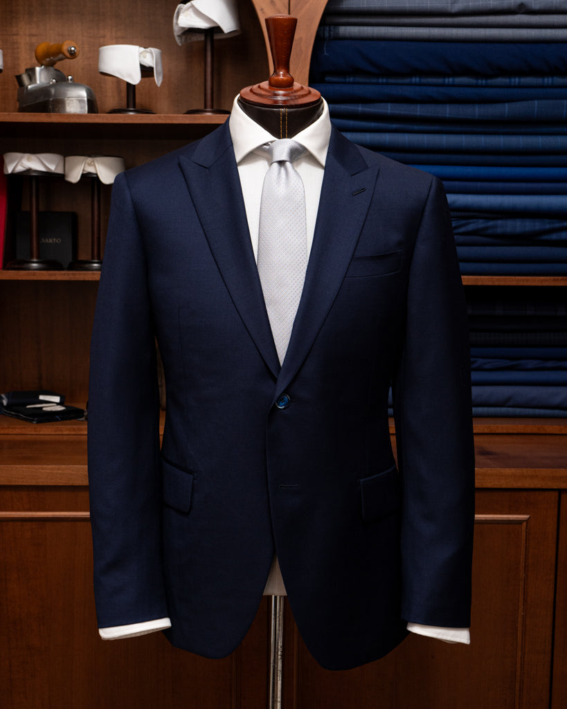 Abito Bernini Blu Scuro Fodera Fantasia: Eleganza Originale in Lana Quattro Stagioni.ù