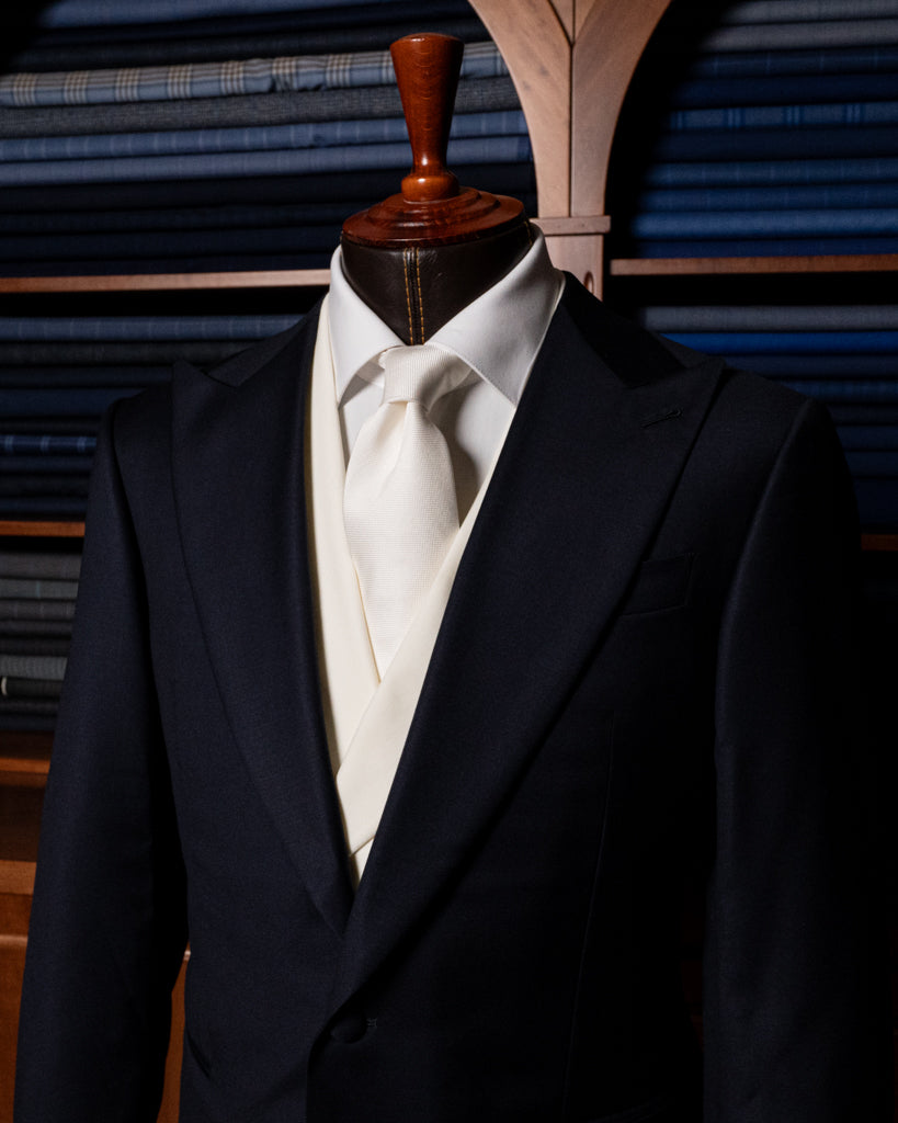 Abito Modernico Navy Blue con Gilet Bianco