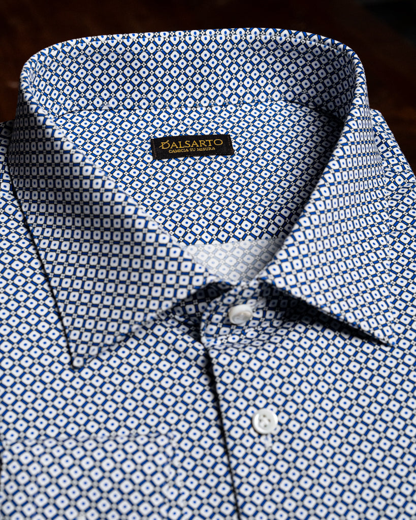 Camicia Bianca e Blu Fantasia