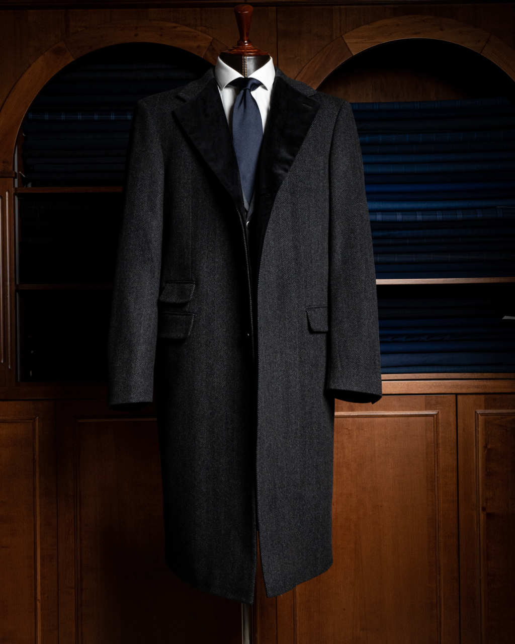 Cappotto Brunelleschi Grigio Spinato con Velluto Nero