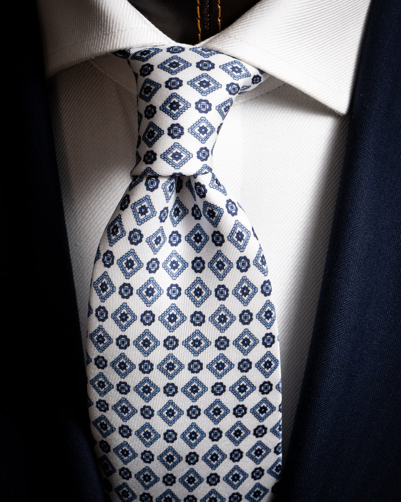 Agostino White Tie with Blue Diamonds