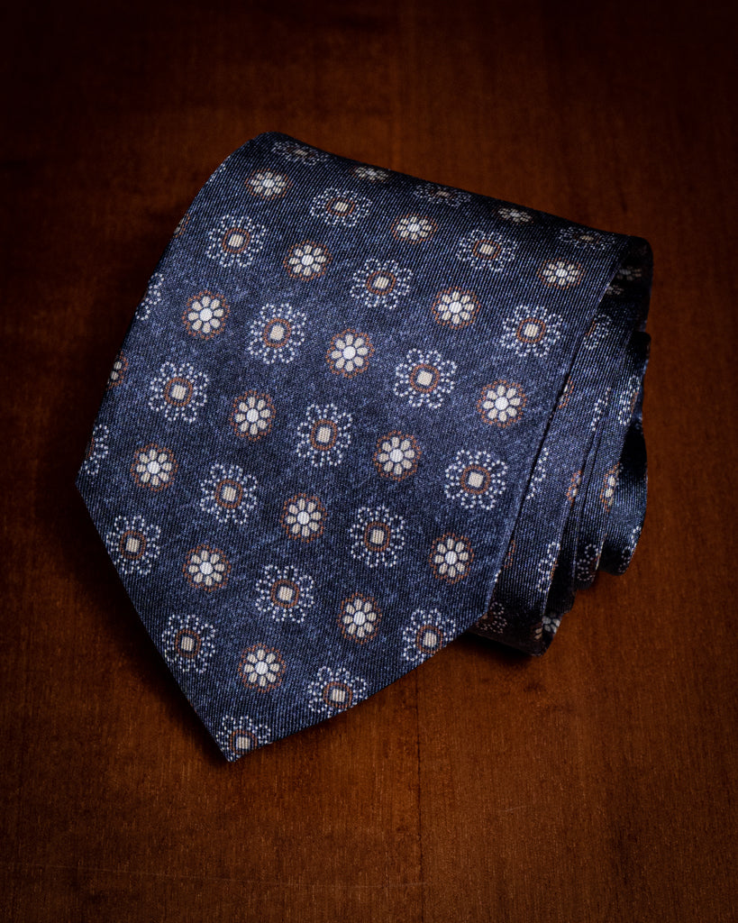Cravatta Agostino Blu con Fiori Marroni e Bianchi