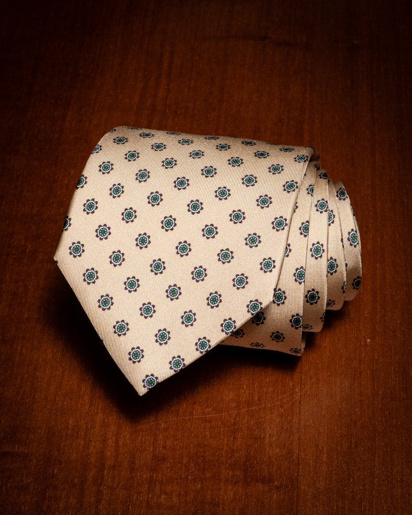 Cravatta Beige con Fiori Verdi