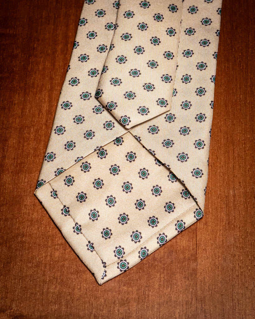 Cravatta Beige con Fiori Verdi