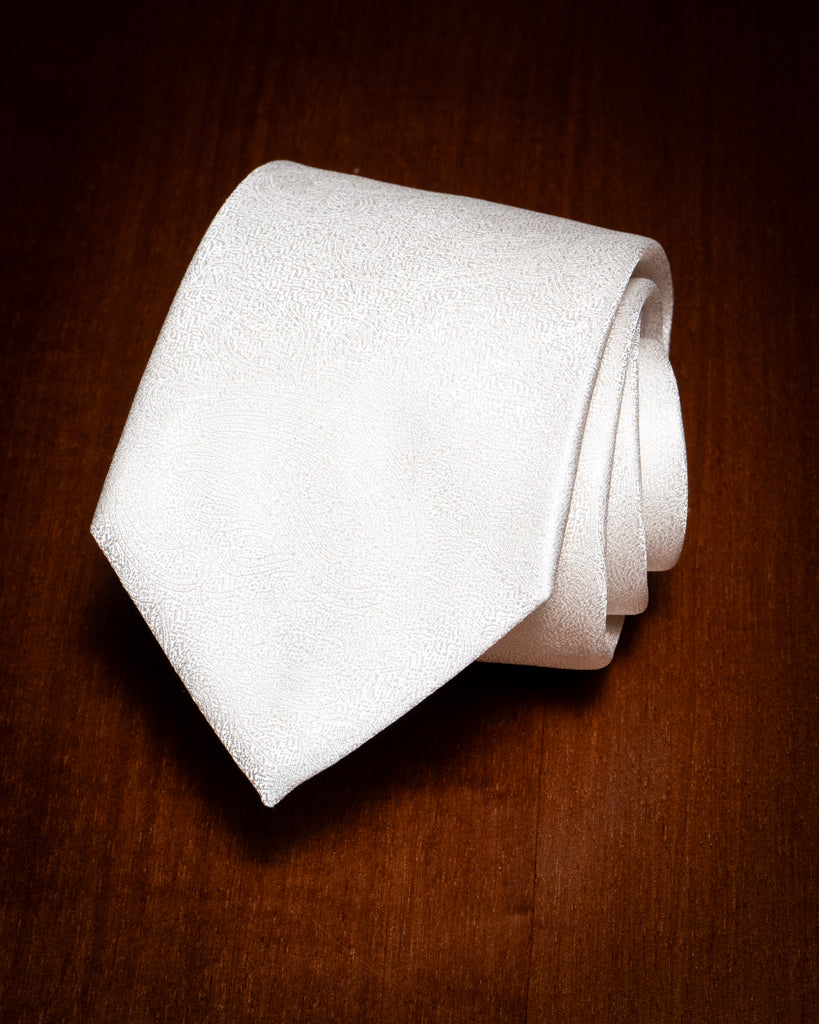 Cravatta Bianca con Fantasia in Rilievo