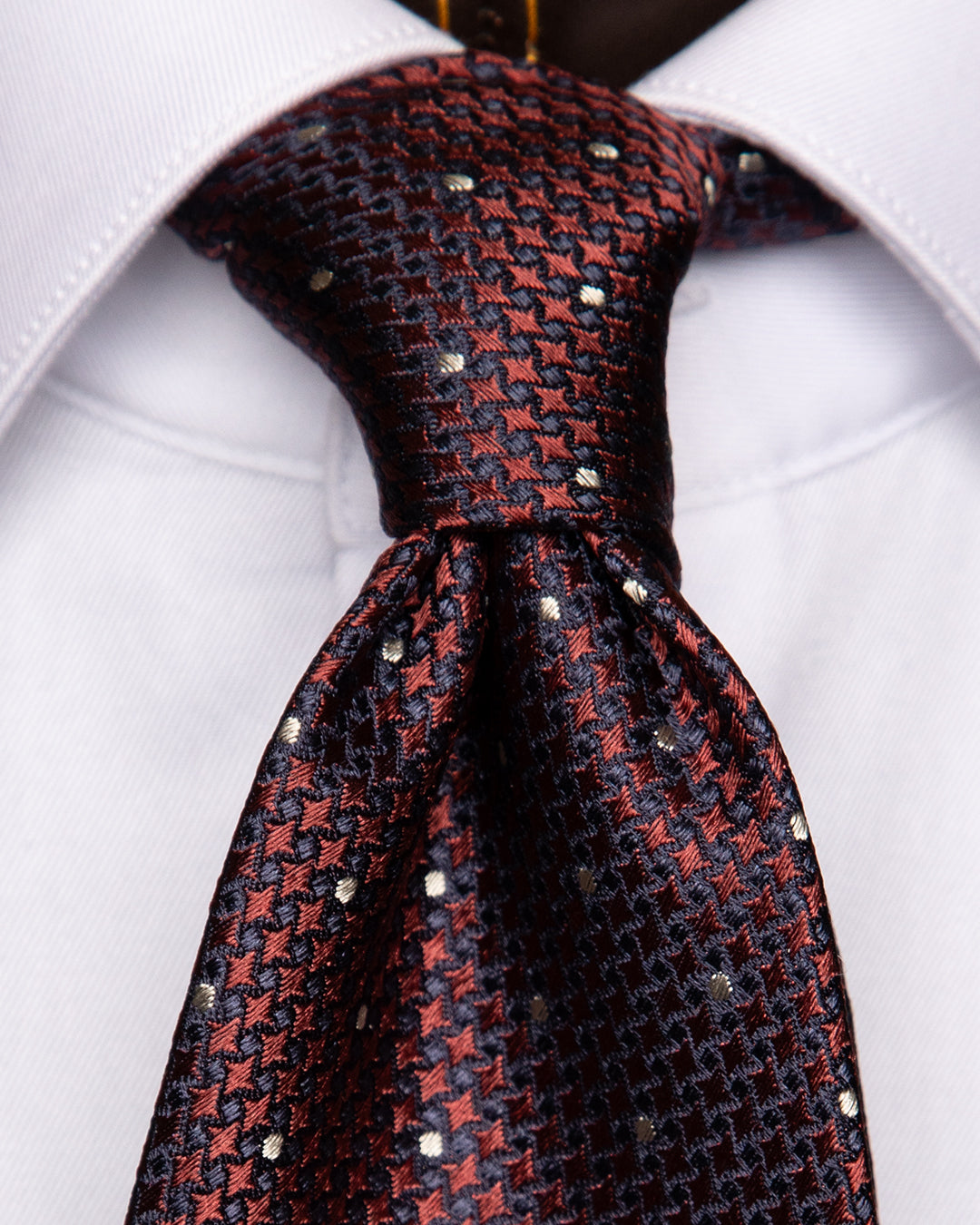 Elegant Blue Tie with Bordeaux Diamonds