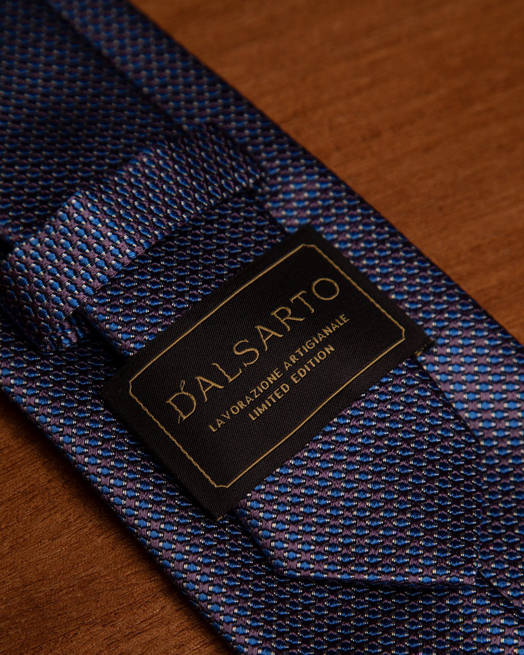 Cravatta Jacquard con Microfantasia Indaco e Malva