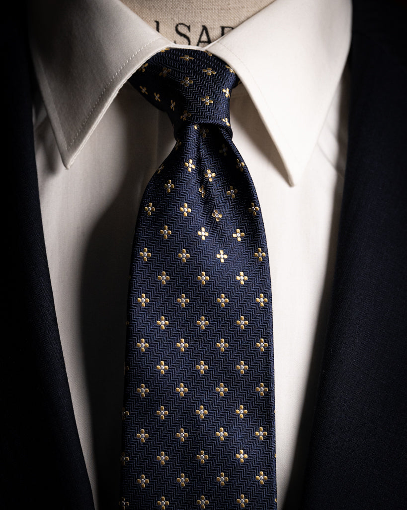 #color_blu notte con fiori gialli