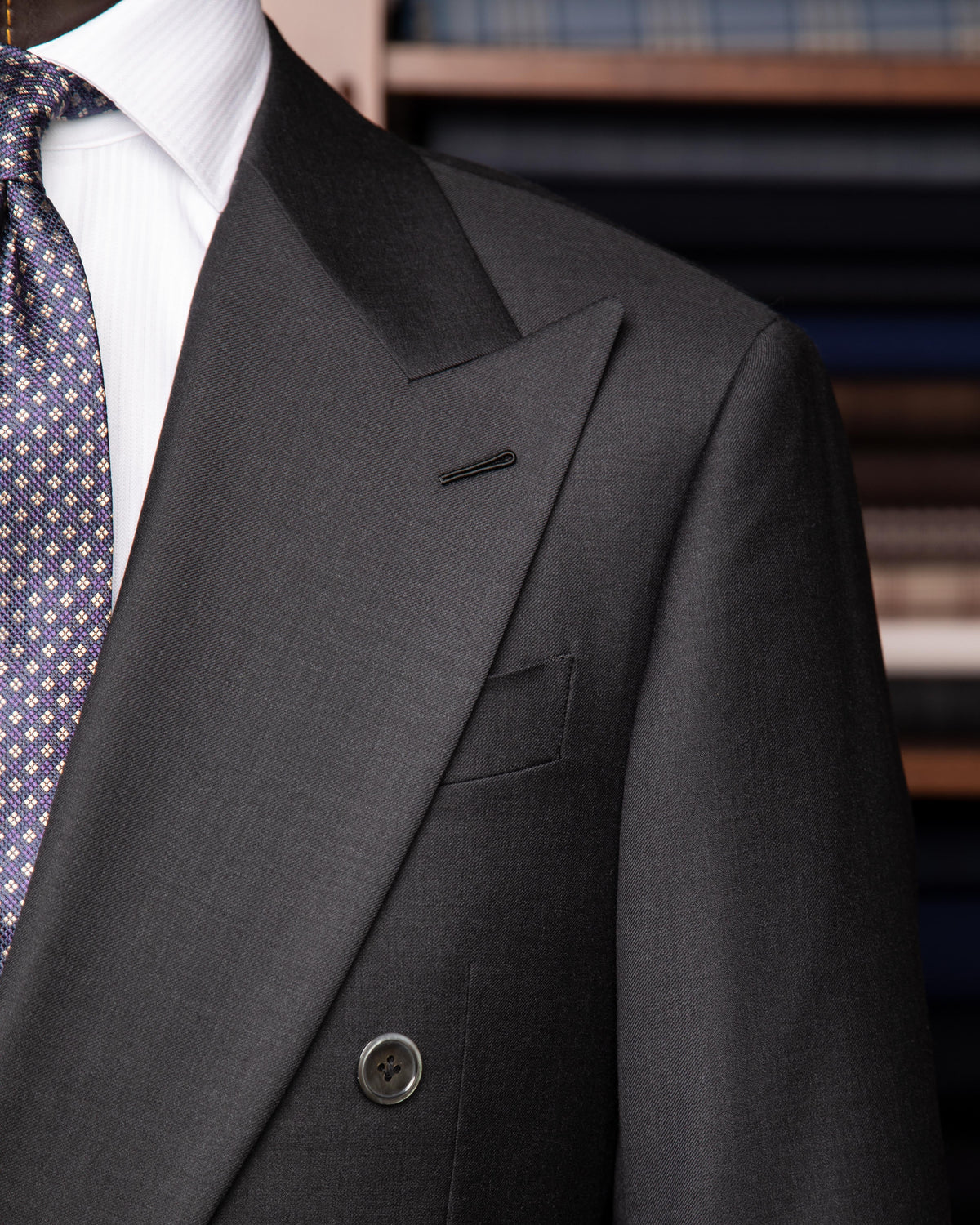 Abito Sartoriale da Viaggio: Qual è la Migliore Soluzione in Italia per Chi Vola Spesso?