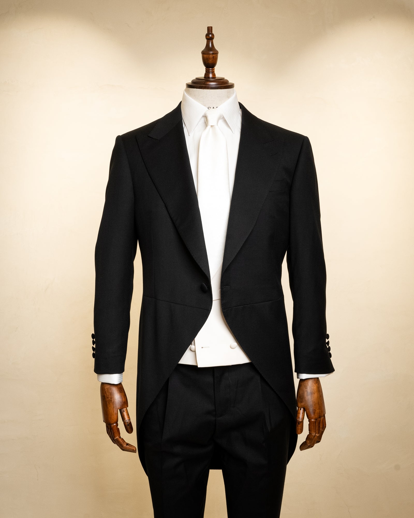 Dress Code Maschile | Smoking, Tight e Abito Classico