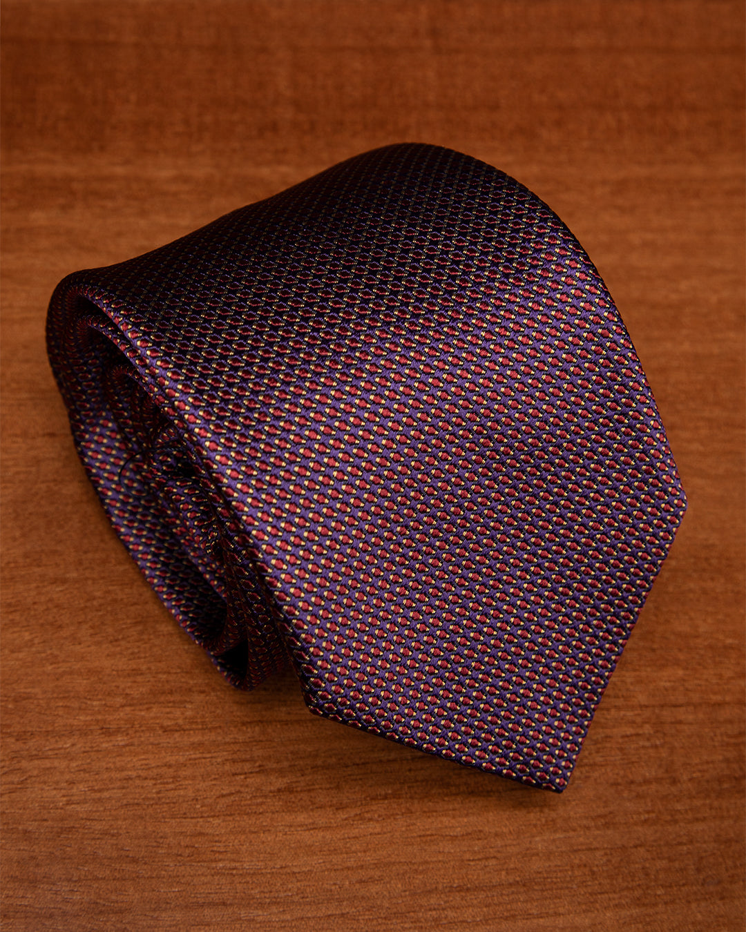 Cravatta Jacquard con Microtrama Blu Notte, Rosso Rubino, Giallo Oro