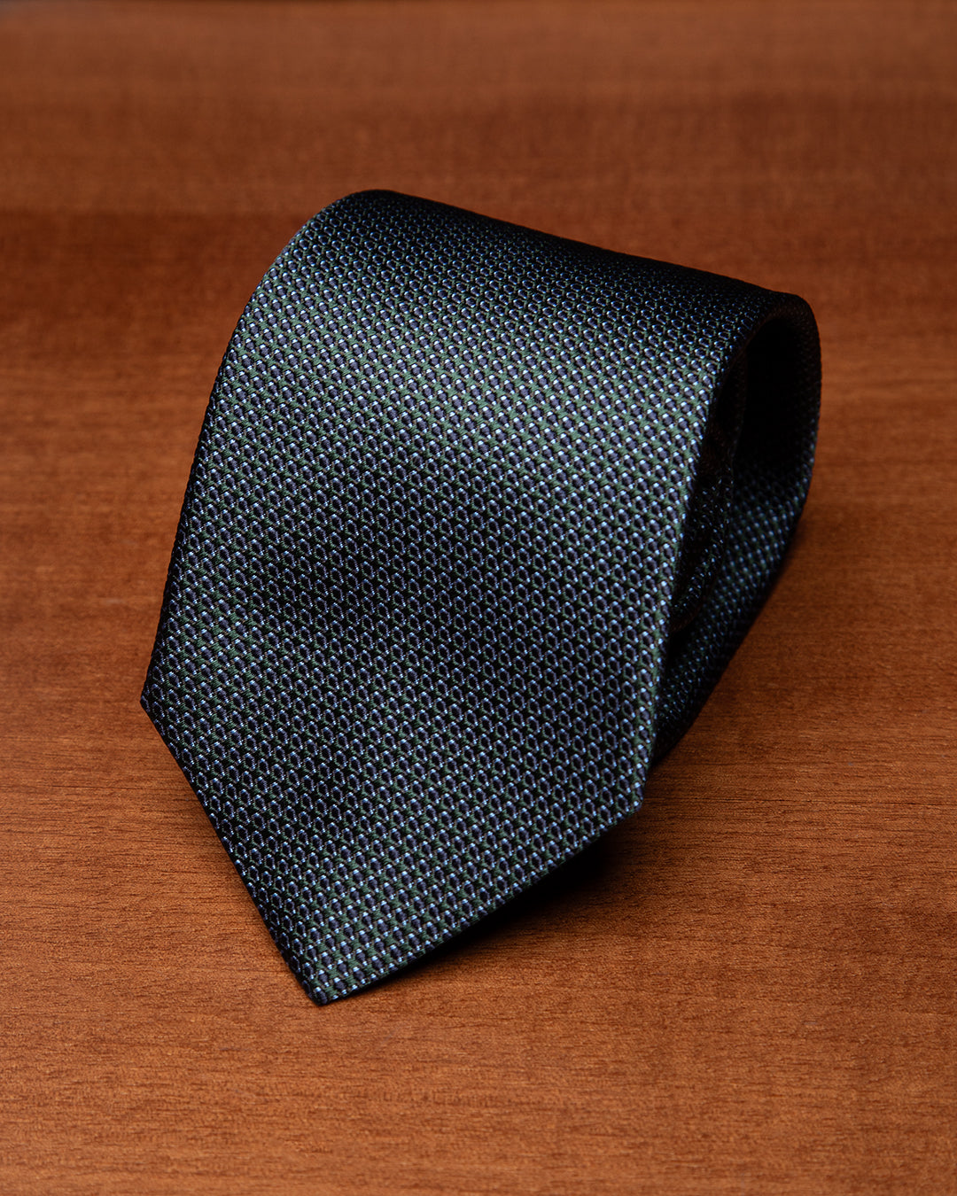 Cravatta Verde Scuro con Micro-Jacquard Blu