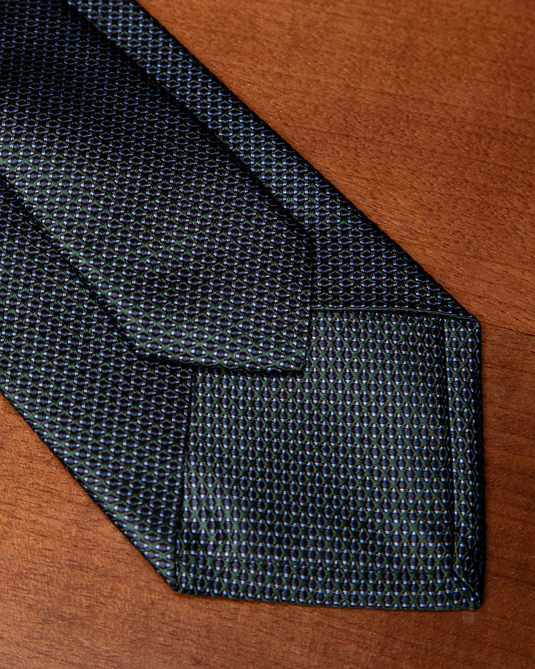 Cravatta Verde Scuro con Micro-Jacquard Blu