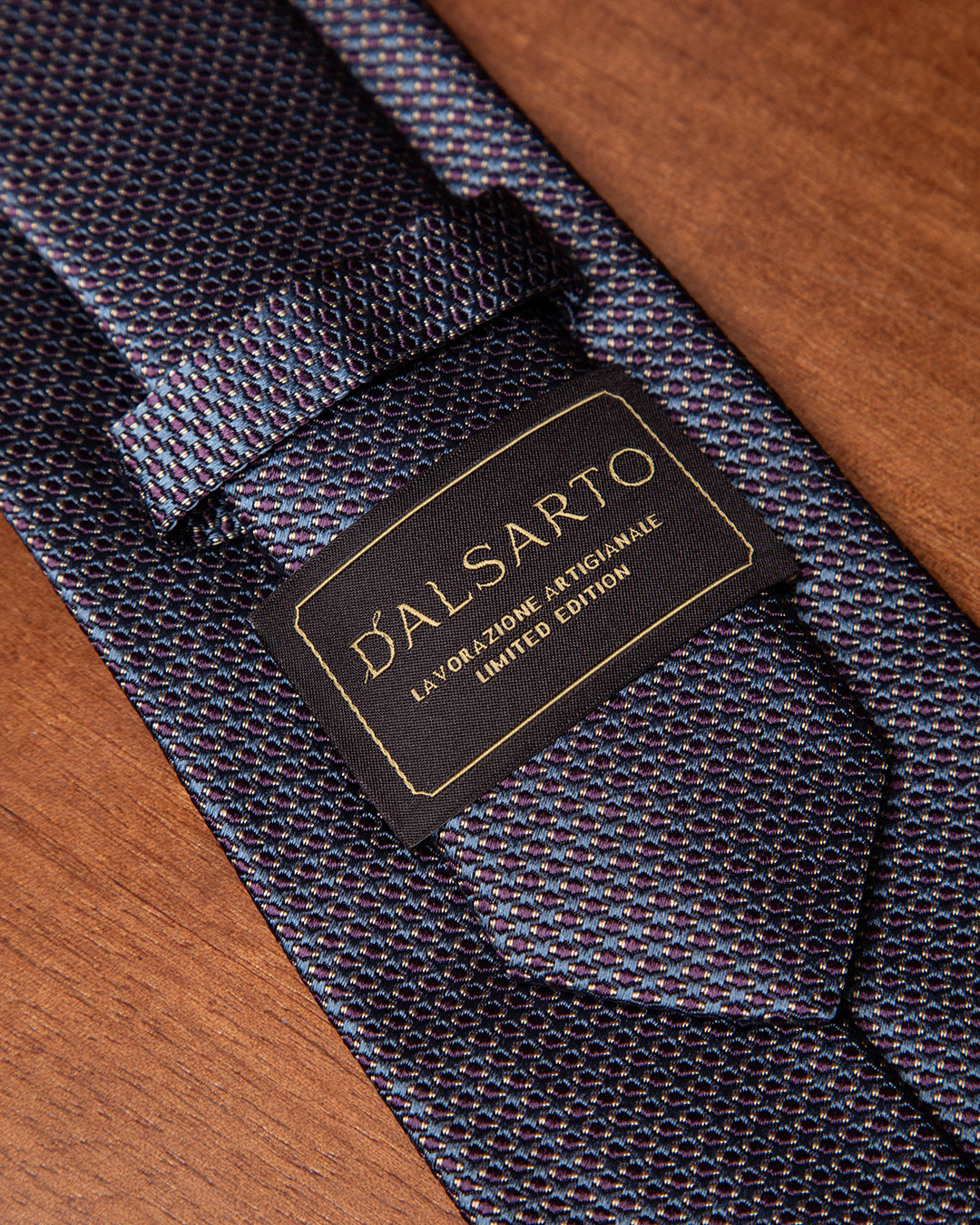 Cravatta Blu Notte con Micro-Jacquard Viola