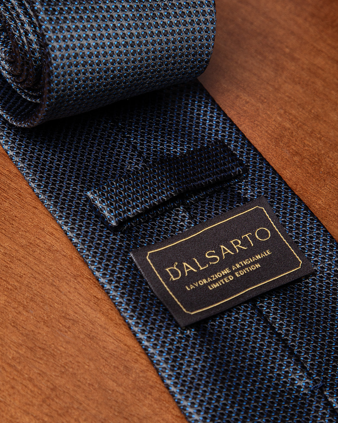 Cravatta Blu Navy con Micro-Jacquard Celeste