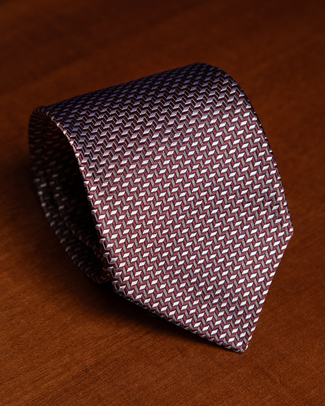 Cravatta Bordeaux in Seta con Microfantasia Argento