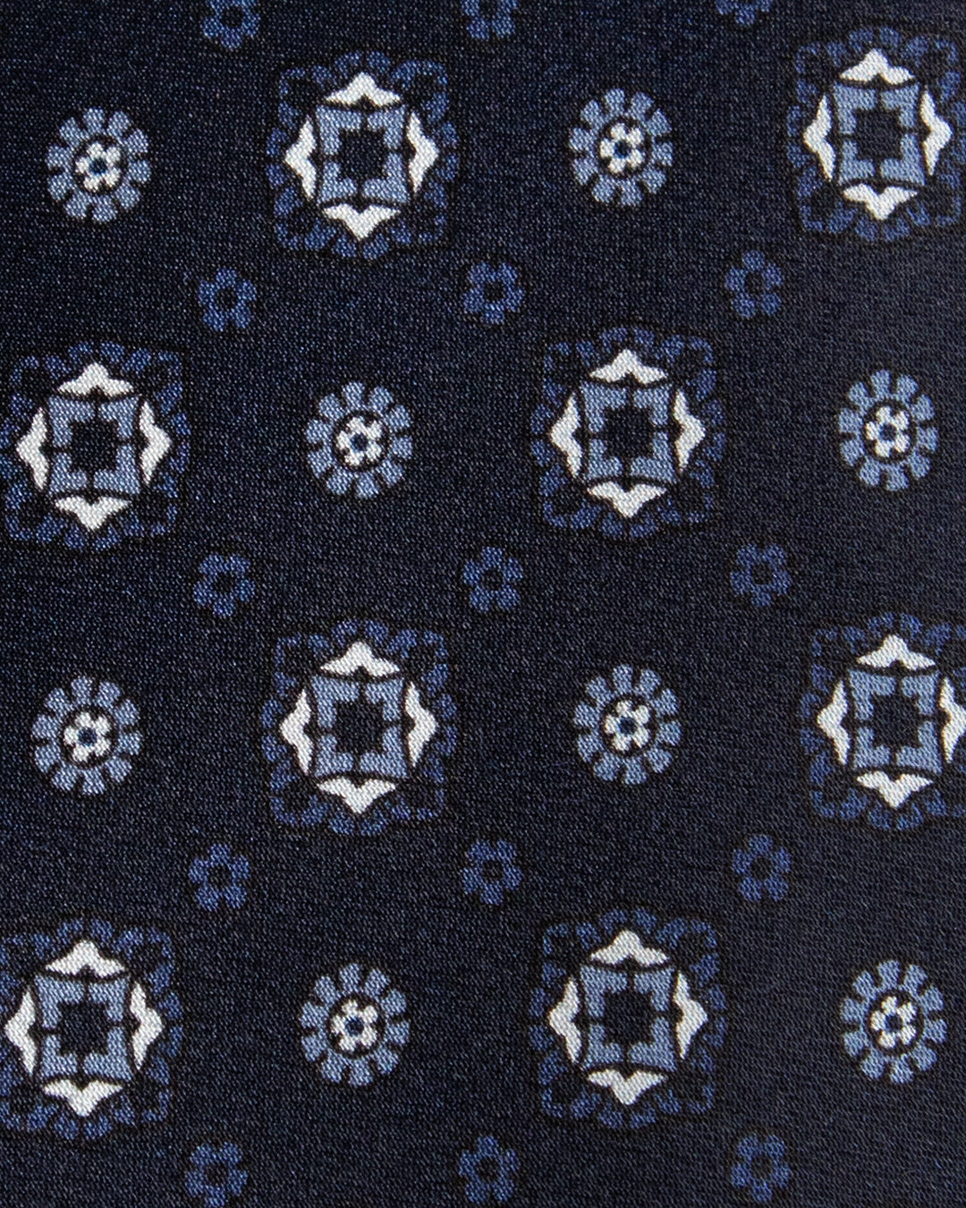 Cravatta Blu Notte con Rombi e Fiori Azzurri