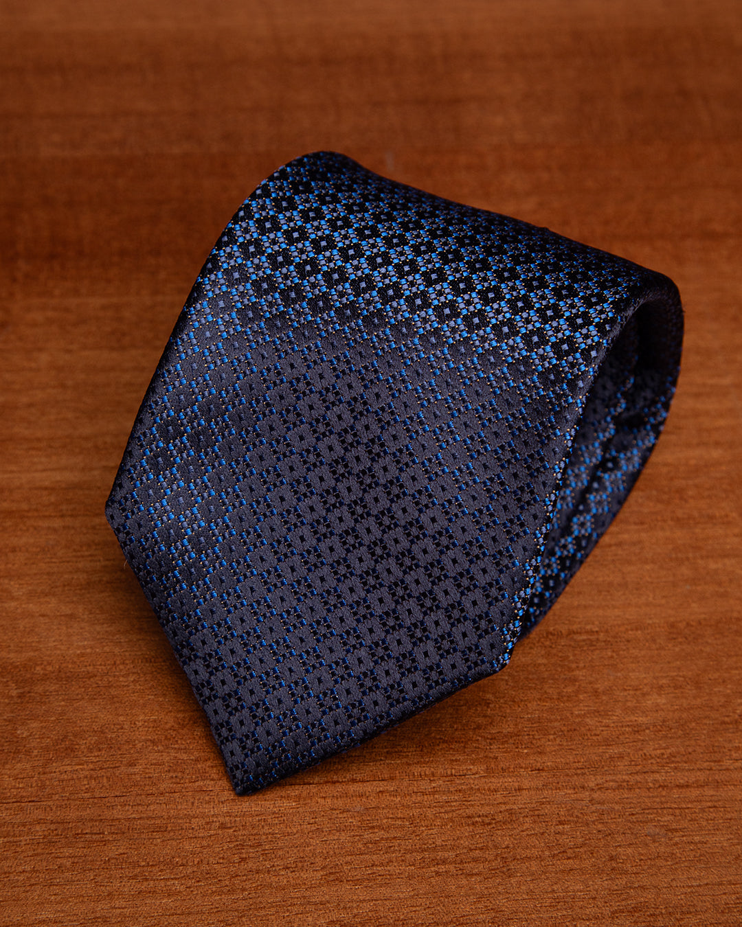 Cravatta Blu con Rombi in Seta