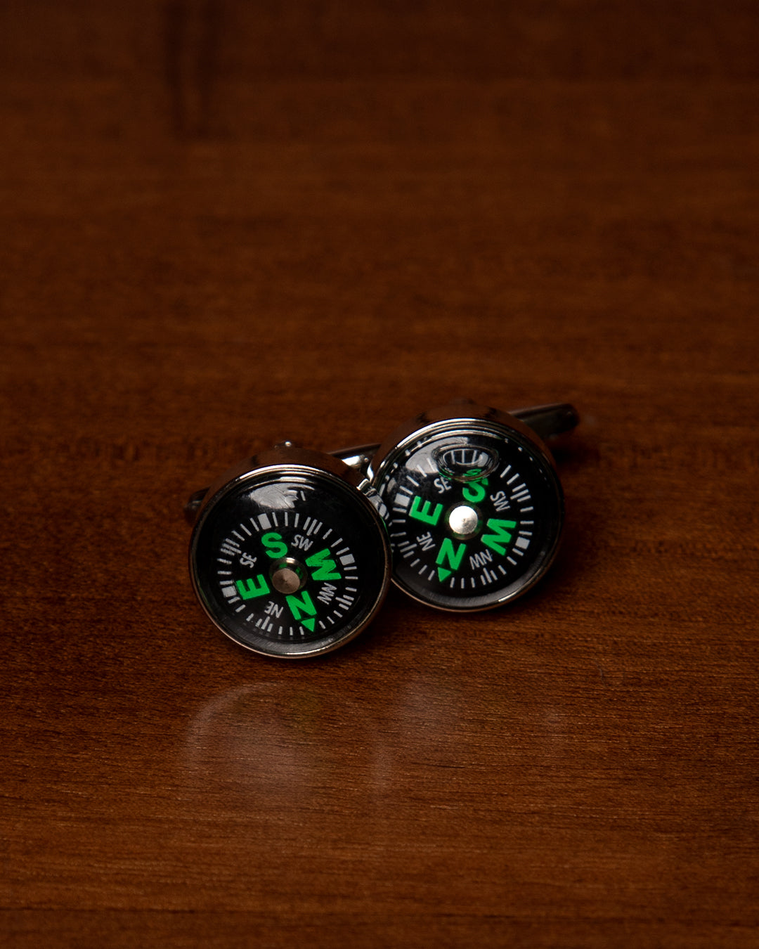 Gemelli Color Argento con Bussola Nera e Verde