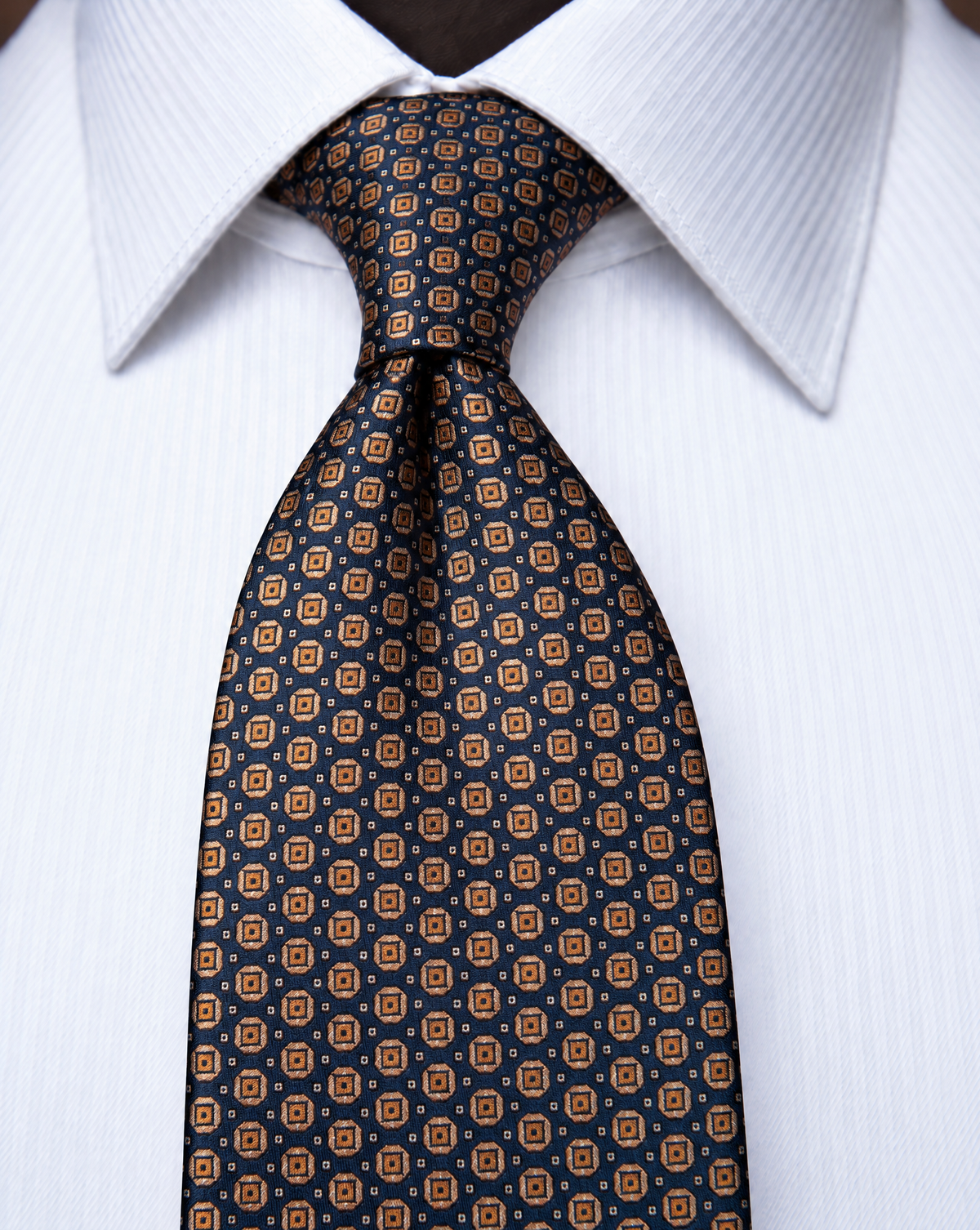 Cravatta Blu con Micro Motivo Greco Bronzo