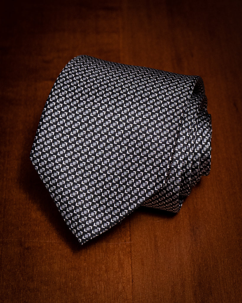 Cravatta Nera con Fantasia Grigia