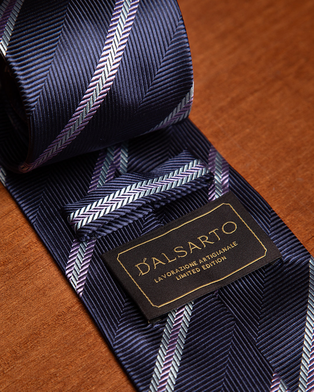 Cravatta Regimental Blu Notte Spinata Grigia e Lilla