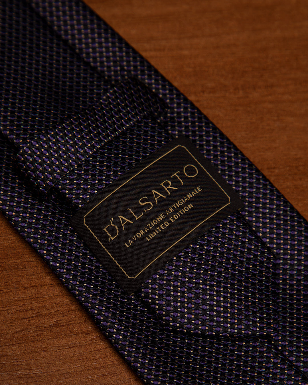 Cravatta Jacquard con Microtrama Blu Notte e Viola Ametista