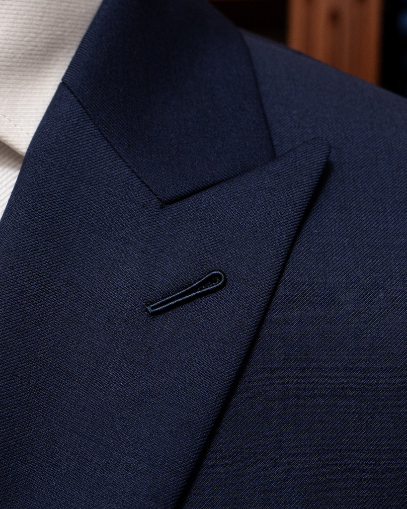 Abito Bernini Blu Scuro Fodera Fantasia: Eleganza Originale in Lana Quattro Stagioni.