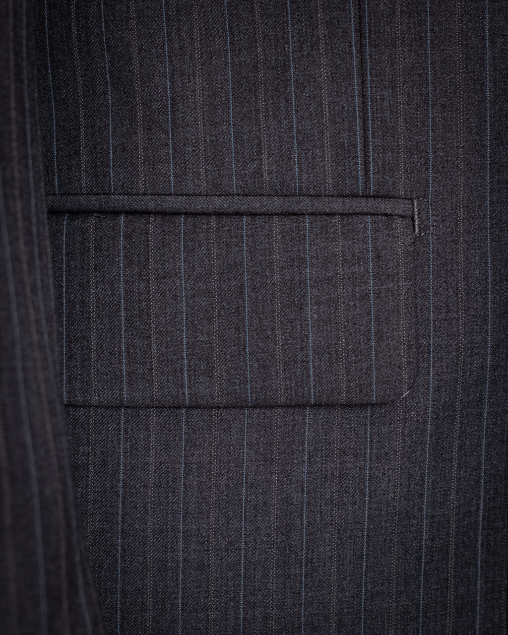 Dark Gray Herringbone Grinta Suit