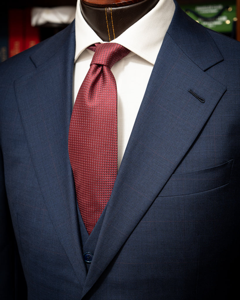 Abito Giotto Blu con Micro Quadri Rossi e Gilet