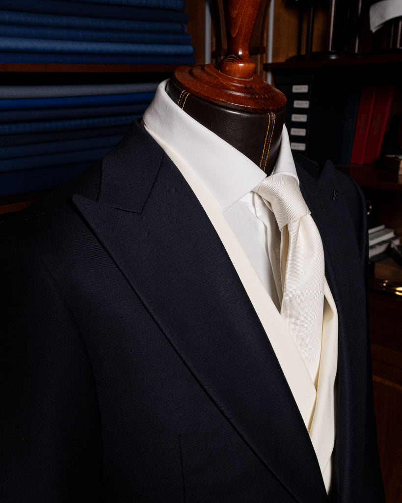 Abito Modernico Navy Blue con Gilet Bianco