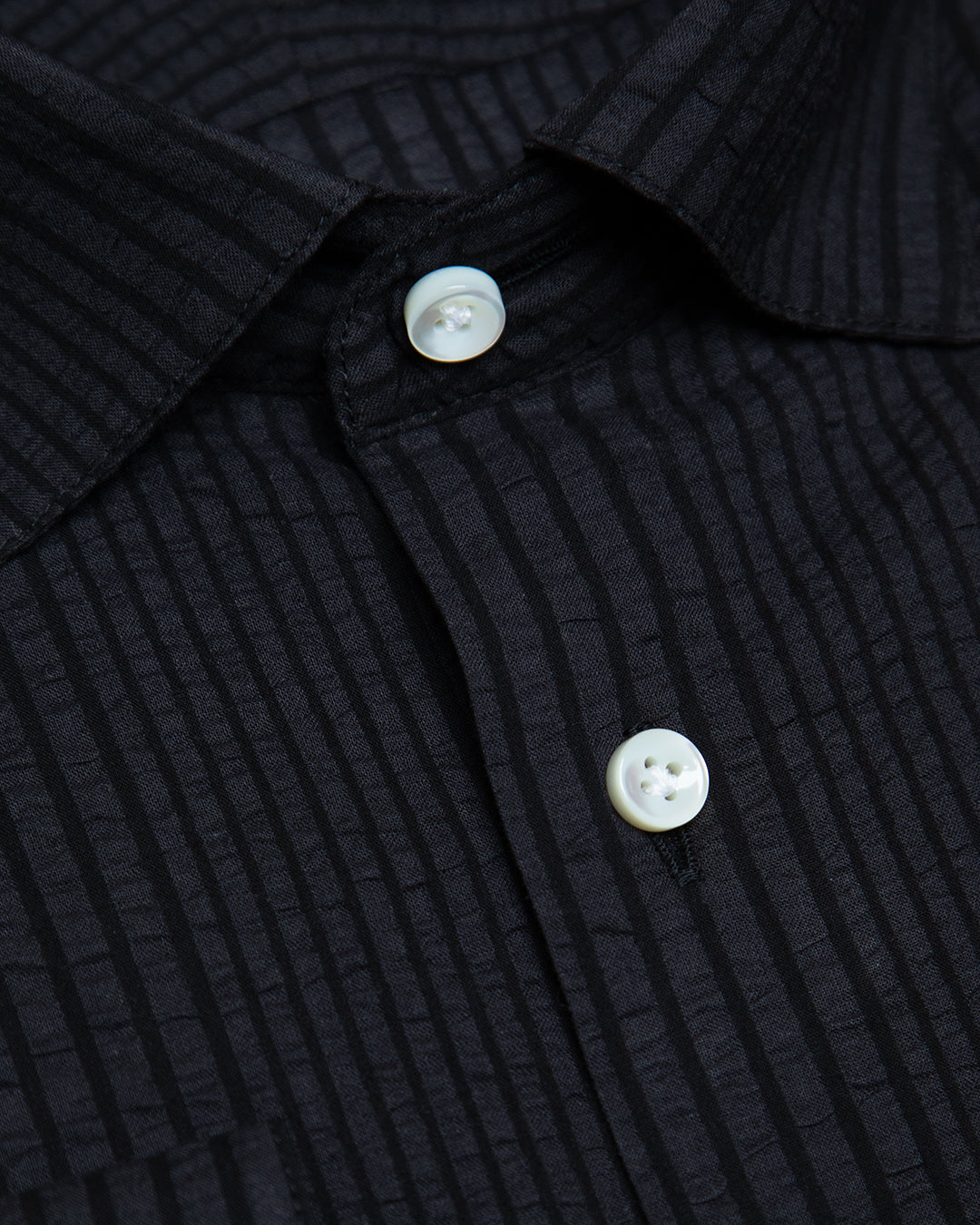 Camicia Nera a Righe