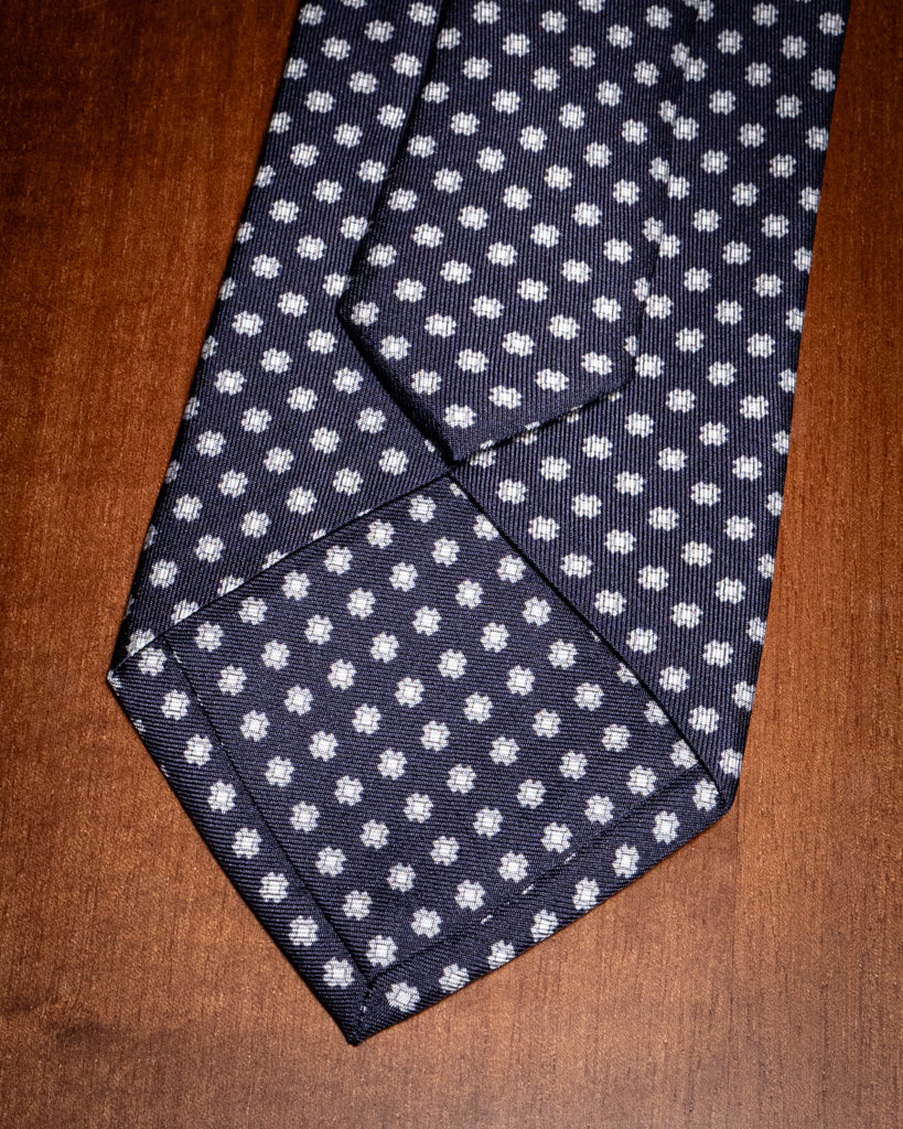 Cravatta Agostino Blu con Fiori Bianchi