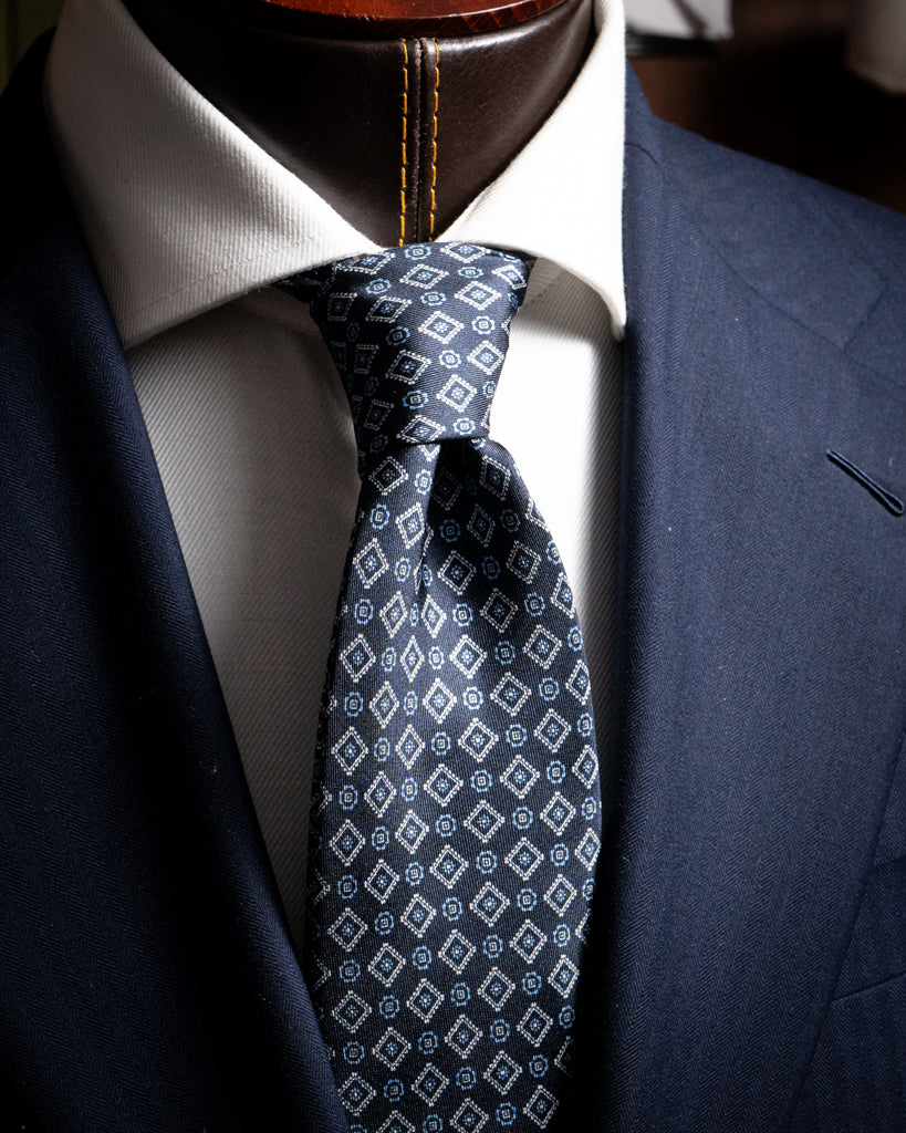 Cravatta Agostino Blu con Rombi Bianchi