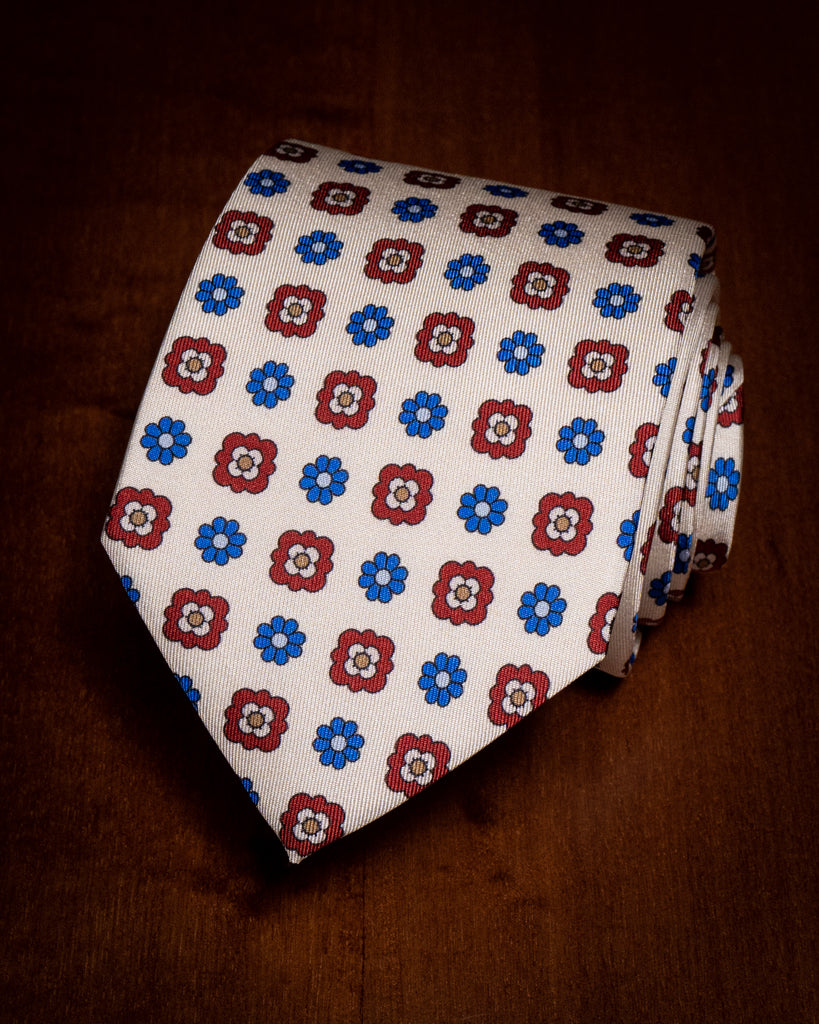 Cravatta Bianca con Fiori Azzurri e Rossi